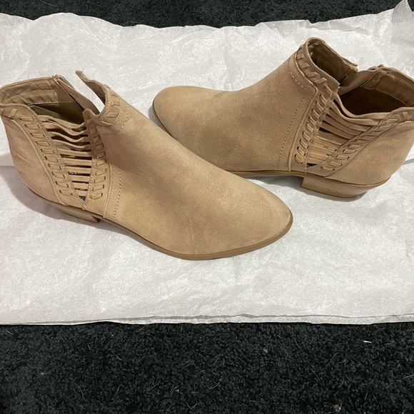 Ankle boot - Picture 1 of 3